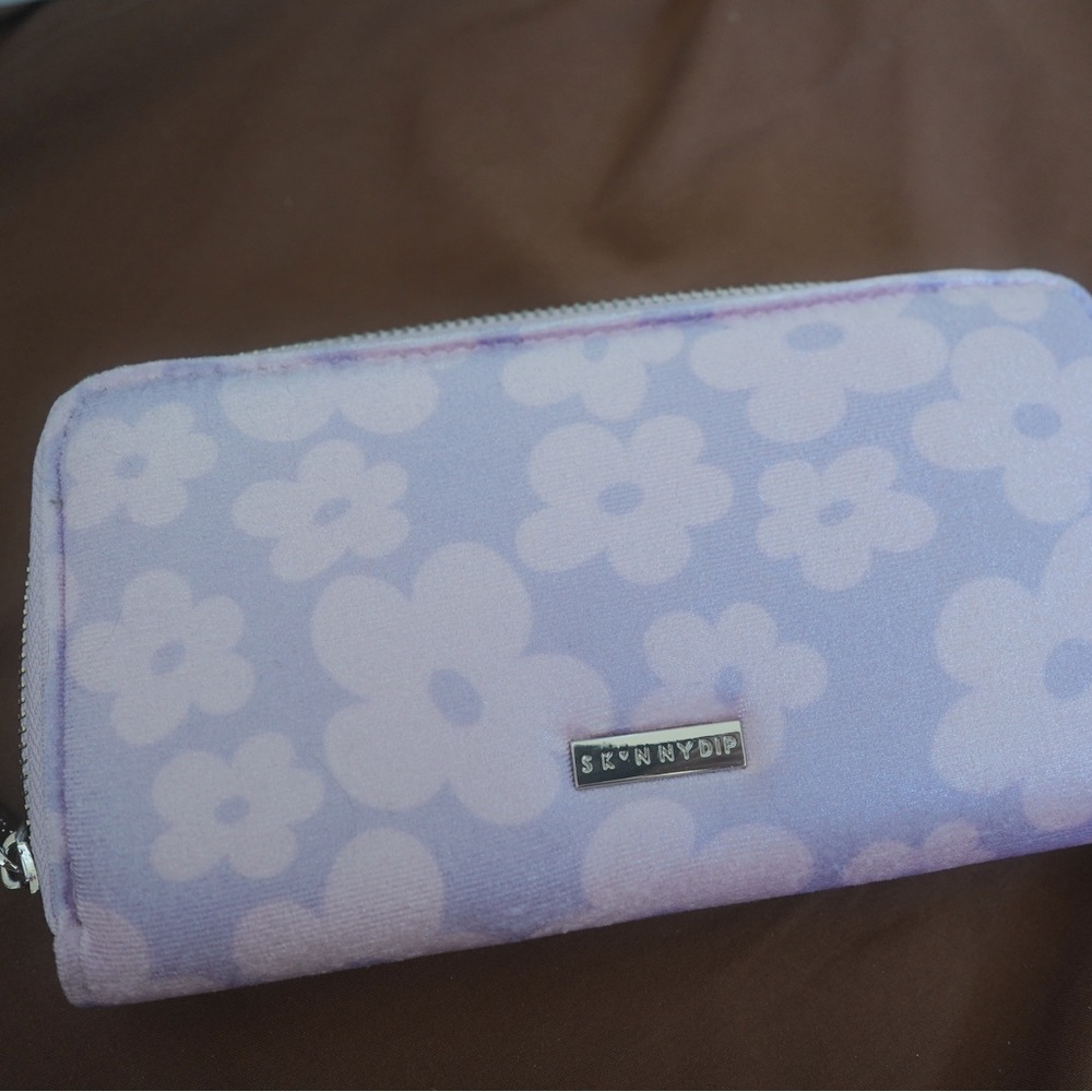 Skinnydip cute flower purple wallet